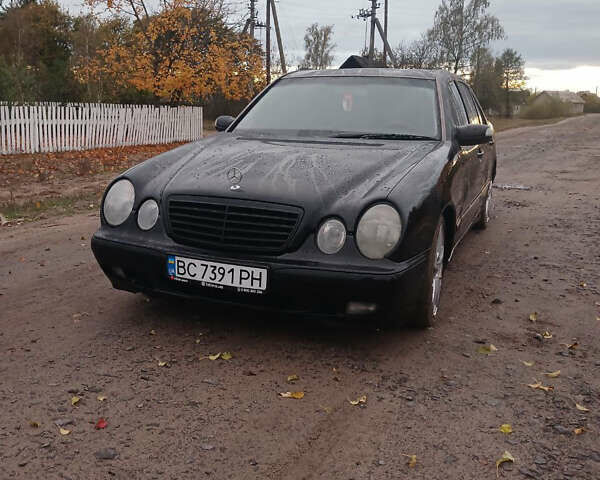 Чорний Мерседес Е-Клас, об'ємом двигуна 2 л та пробігом 360 тис. км за 2900 $, фото 2 на Automoto.ua