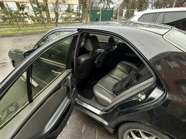 Чорний Мерседес Е-Клас, об'ємом двигуна 3.2 л та пробігом 450 тис. км за 3333 $, фото 4 на Automoto.ua