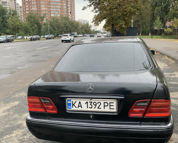 Черный Мерседес Е-Класс, объемом двигателя 2.3 л и пробегом 505 тыс. км за 3650 $, фото 1 на Automoto.ua