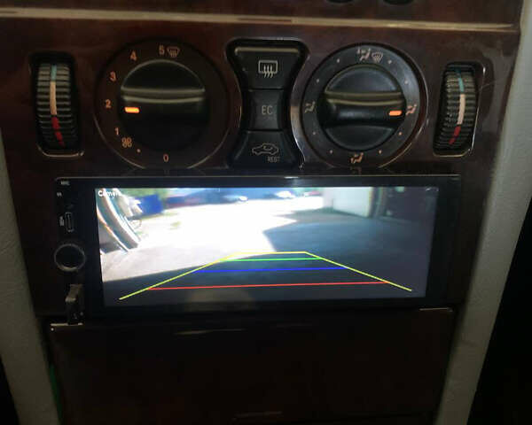 Черный Мерседес Е-Класс, объемом двигателя 2.3 л и пробегом 505 тыс. км за 3350 $, фото 8 на Automoto.ua