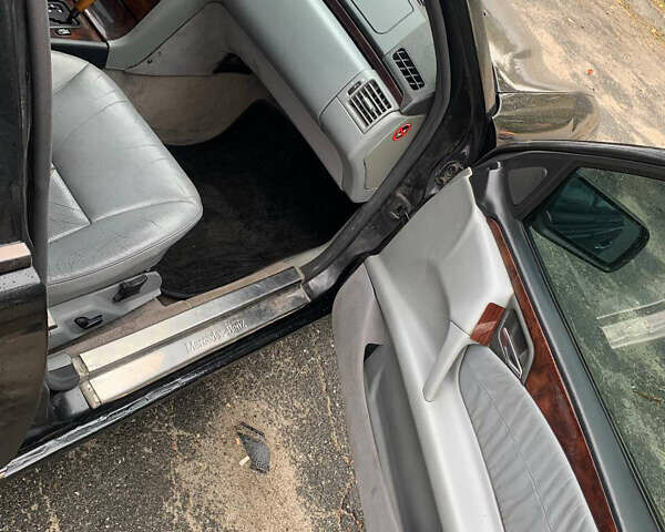 Черный Мерседес Е-Класс, объемом двигателя 2.3 л и пробегом 505 тыс. км за 3350 $, фото 13 на Automoto.ua