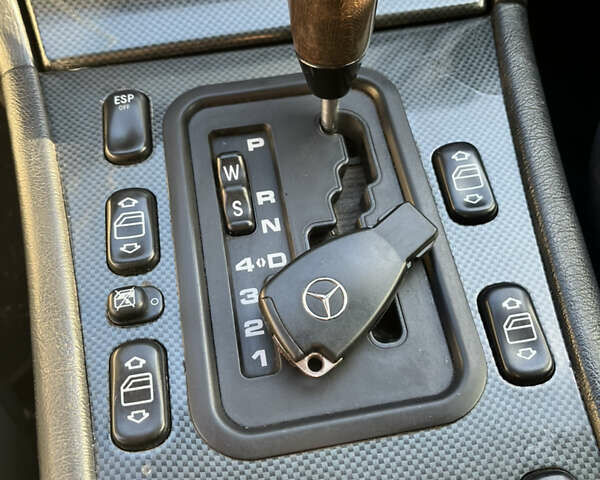 Черный Мерседес Е-Класс, объемом двигателя 3.2 л и пробегом 450 тыс. км за 3600 $, фото 18 на Automoto.ua