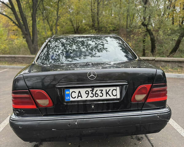 Черный Мерседес Е-Класс, объемом двигателя 3.2 л и пробегом 674 тыс. км за 3450 $, фото 3 на Automoto.ua