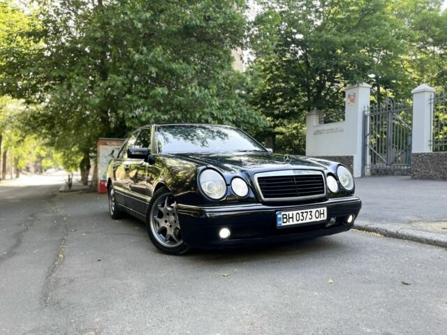 Черный Мерседес Е-Класс, объемом двигателя 3.2 л и пробегом 450 тыс. км за 3600 $, фото 1 на Automoto.ua