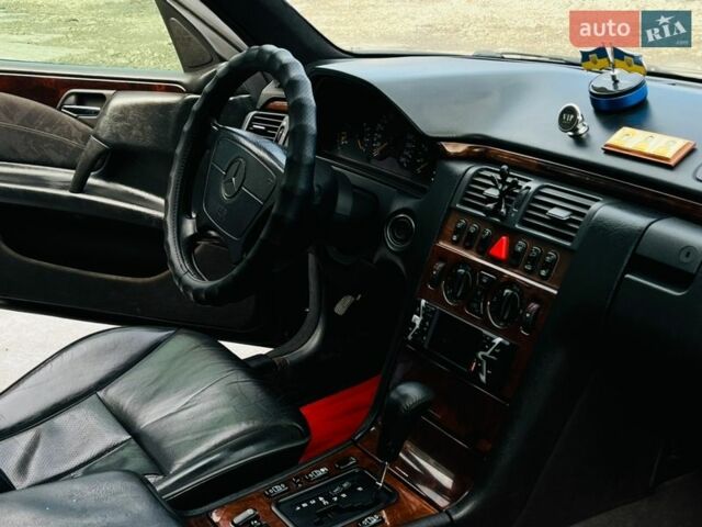 Чорний Мерседес Е-Клас, об'ємом двигуна 2.8 л та пробігом 421 тис. км за 3400 $, фото 18 на Automoto.ua