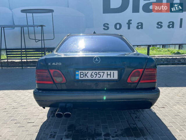 Чорний Мерседес Е-Клас, об'ємом двигуна 2.4 л та пробігом 340 тис. км за 2600 $, фото 6 на Automoto.ua