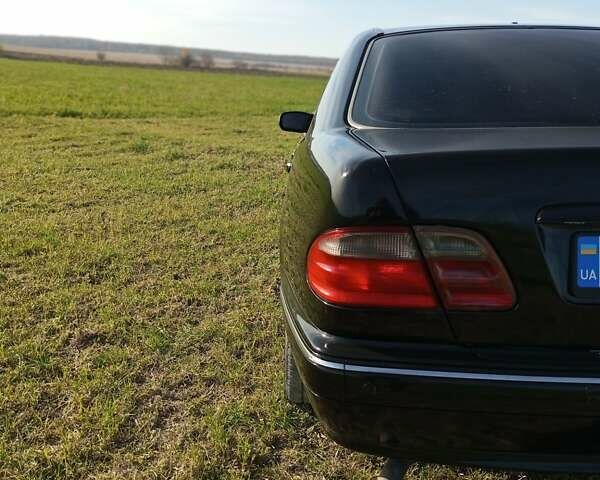 Черный Мерседес Е-Класс, объемом двигателя 2 л и пробегом 250 тыс. км за 3000 $, фото 11 на Automoto.ua