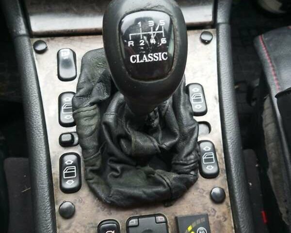 Черный Мерседес Е-Класс, объемом двигателя 2 л и пробегом 280 тыс. км за 2899 $, фото 10 на Automoto.ua