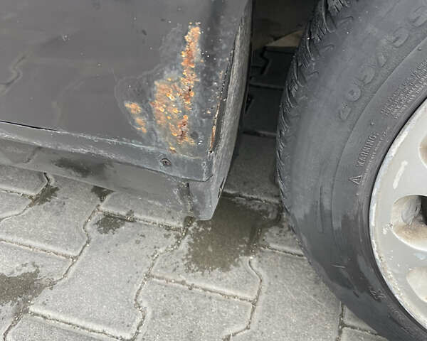 Черный Мерседес Е-Класс, объемом двигателя 3 л и пробегом 560 тыс. км за 3500 $, фото 30 на Automoto.ua