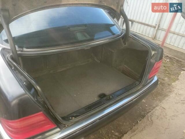 Мерседес Е-Класс 1998 в Черновцах на Automoto.ua Черный Мерседес Е-Класс, объемом двигателя 1.99 л и пробегом 301 тыс. км за 2000 $, фото 1 на Automoto.ua