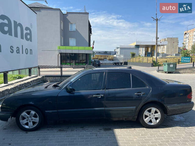 Чорний Мерседес Е-Клас, об'ємом двигуна 2.4 л та пробігом 340 тис. км за 2600 $, фото 4 на Automoto.ua