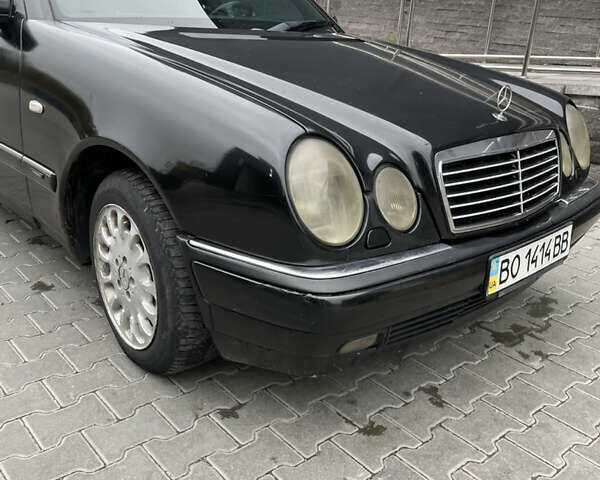 Черный Мерседес Е-Класс, объемом двигателя 3 л и пробегом 560 тыс. км за 3500 $, фото 11 на Automoto.ua