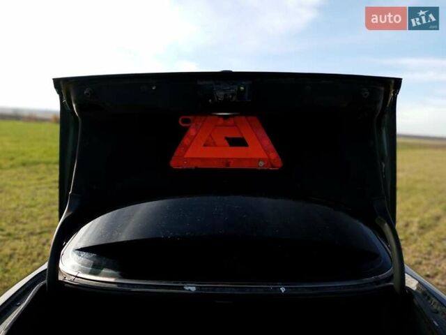 Черный Мерседес Е-Класс, объемом двигателя 2 л и пробегом 250 тыс. км за 3000 $, фото 22 на Automoto.ua