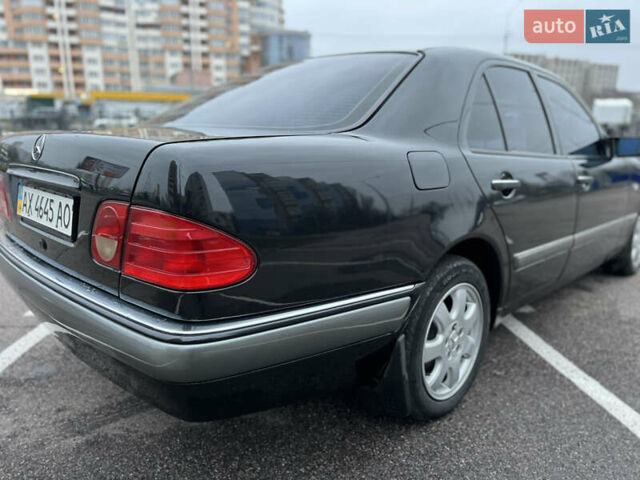 Черный Мерседес Е-Класс, объемом двигателя 3.2 л и пробегом 372 тыс. км за 4500 $, фото 27 на Automoto.ua