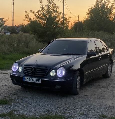 Мерседес Е-Класс 1998 в Белой Церкве на Automoto.ua Черный Мерседес Е-Класс, объемом двигателя 2 л и пробегом 876 тыс. км за 2800 $, фото 3 на Automoto.ua