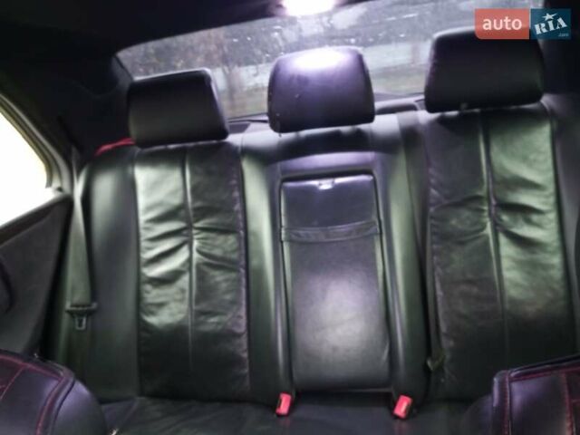 Черный Мерседес Е-Класс, объемом двигателя 2 л и пробегом 280 тыс. км за 2899 $, фото 13 на Automoto.ua