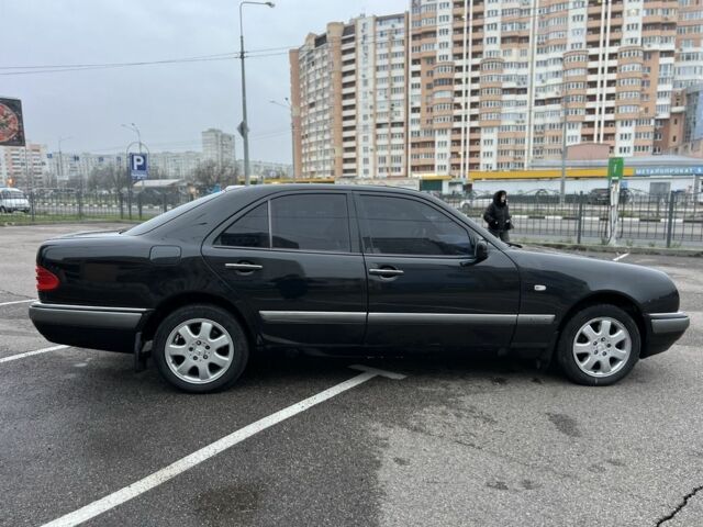 Черный Мерседес Е-Класс, объемом двигателя 3.2 л и пробегом 372 тыс. км за 4500 $, фото 11 на Automoto.ua