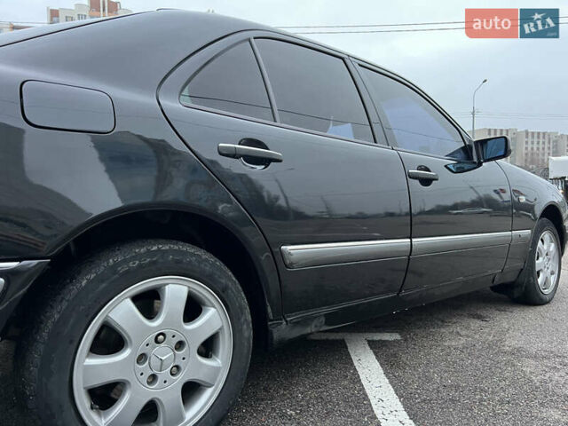 Черный Мерседес Е-Класс, объемом двигателя 3.2 л и пробегом 372 тыс. км за 4500 $, фото 20 на Automoto.ua