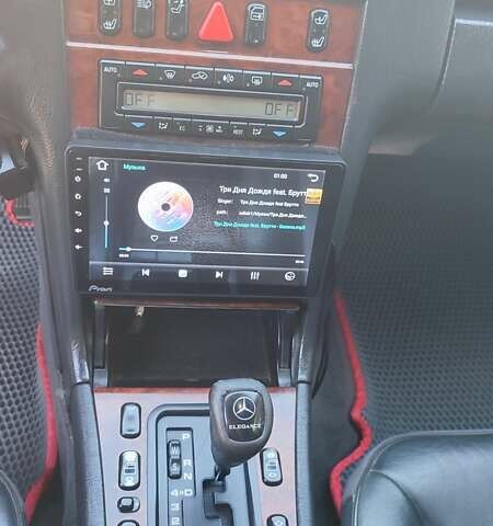 Черный Мерседес Е-Класс, объемом двигателя 3.2 л и пробегом 450 тыс. км за 4999 $, фото 9 на Automoto.ua