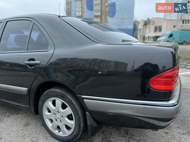 Черный Мерседес Е-Класс, объемом двигателя 3.2 л и пробегом 372 тыс. км за 4500 $, фото 25 на Automoto.ua