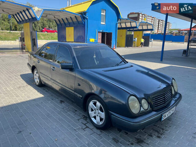 Чорний Мерседес Е-Клас, об'ємом двигуна 2.4 л та пробігом 340 тис. км за 2600 $, фото 12 на Automoto.ua