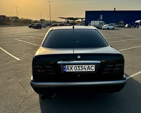 Чорний Мерседес Е-Клас, об'ємом двигуна 2 л та пробігом 300 тис. км за 4500 $, фото 9 на Automoto.ua