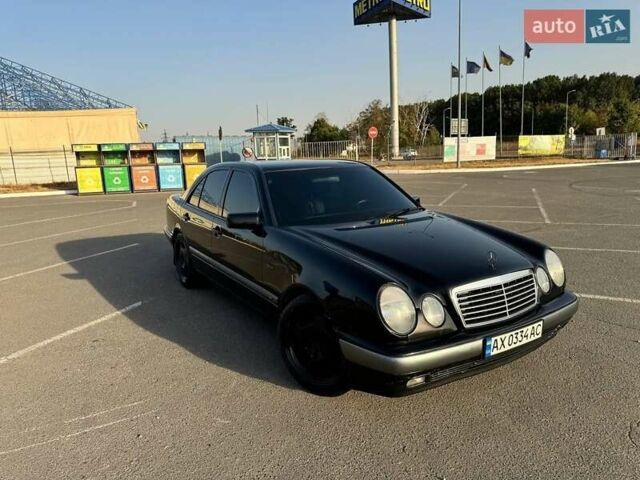 Чорний Мерседес Е-Клас, об'ємом двигуна 2 л та пробігом 300 тис. км за 4500 $, фото 11 на Automoto.ua