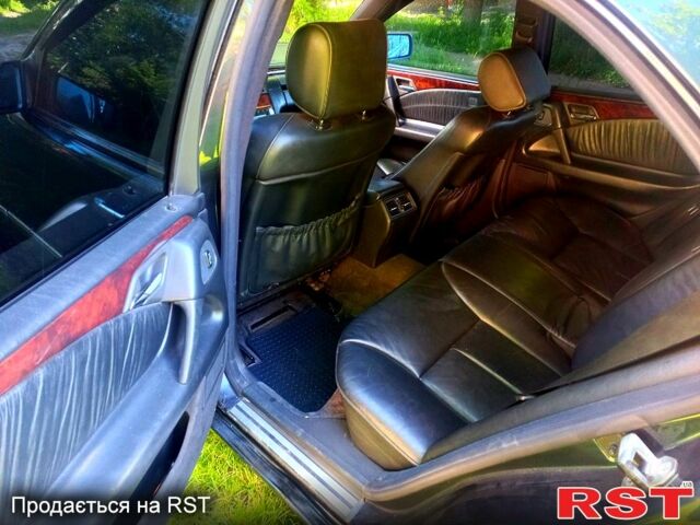 Черный Мерседес Е-Класс, объемом двигателя 2.4 л и пробегом 350 тыс. км за 4300 $, фото 3 на Automoto.ua
