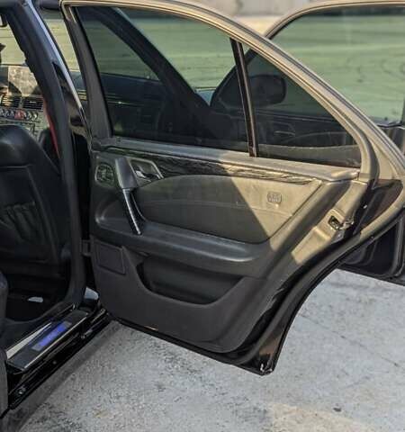 Черный Мерседес Е-Класс, объемом двигателя 5.5 л и пробегом 500 тыс. км за 20000 $, фото 19 на Automoto.ua