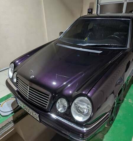 Черный Мерседес Е-Класс, объемом двигателя 5.5 л и пробегом 500 тыс. км за 20000 $, фото 4 на Automoto.ua