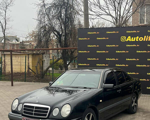 Черный Мерседес Е-Класс, объемом двигателя 2 л и пробегом 307 тыс. км за 4400 $, фото 2 на Automoto.ua