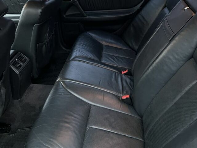 Черный Мерседес Е-Класс, объемом двигателя 3.2 л и пробегом 372 тыс. км за 4500 $, фото 21 на Automoto.ua