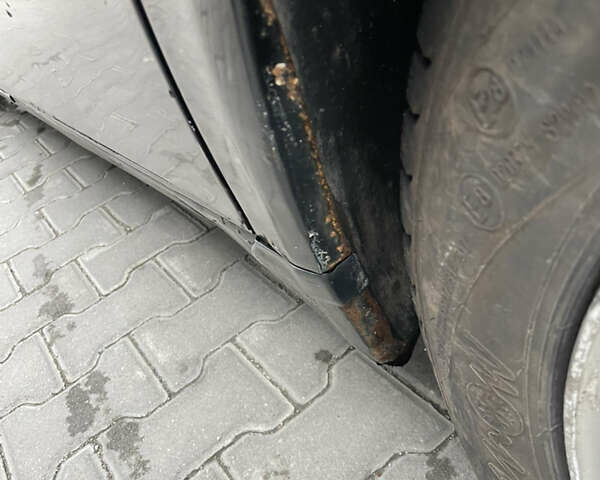 Черный Мерседес Е-Класс, объемом двигателя 3 л и пробегом 560 тыс. км за 3500 $, фото 33 на Automoto.ua