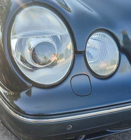 Черный Мерседес Е-Класс, объемом двигателя 3.2 л и пробегом 450 тыс. км за 4999 $, фото 15 на Automoto.ua