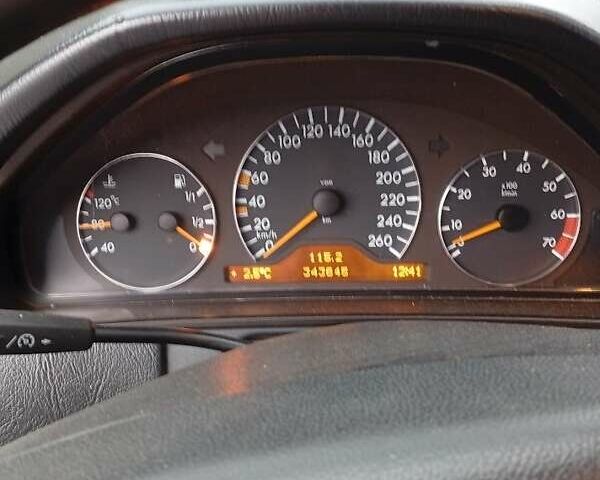 Чорний Мерседес Е-Клас, об'ємом двигуна 3.2 л та пробігом 343 тис. км за 3000 $, фото 14 на Automoto.ua