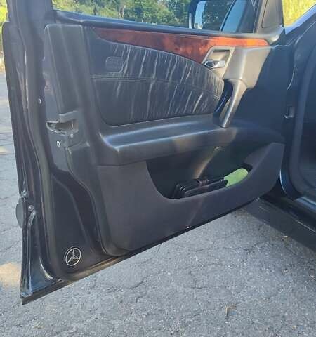 Черный Мерседес Е-Класс, объемом двигателя 3.2 л и пробегом 450 тыс. км за 4999 $, фото 10 на Automoto.ua