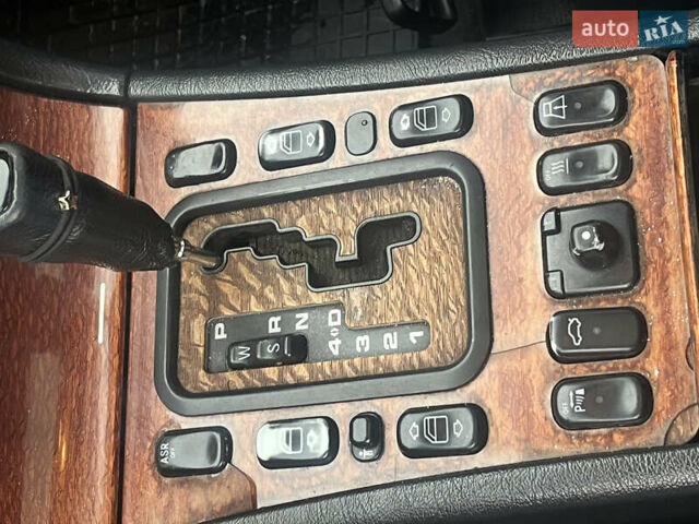 Черный Мерседес Е-Класс, объемом двигателя 2.15 л и пробегом 310 тыс. км за 3350 $, фото 9 на Automoto.ua