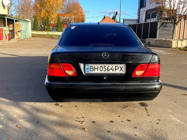 Чорний Мерседес Е-Клас, об'ємом двигуна 4.3 л та пробігом 699 тис. км за 3499 $, фото 5 на Automoto.ua