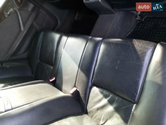 Черный Мерседес Е-Класс, объемом двигателя 2 л и пробегом 250 тыс. км за 3000 $, фото 14 на Automoto.ua