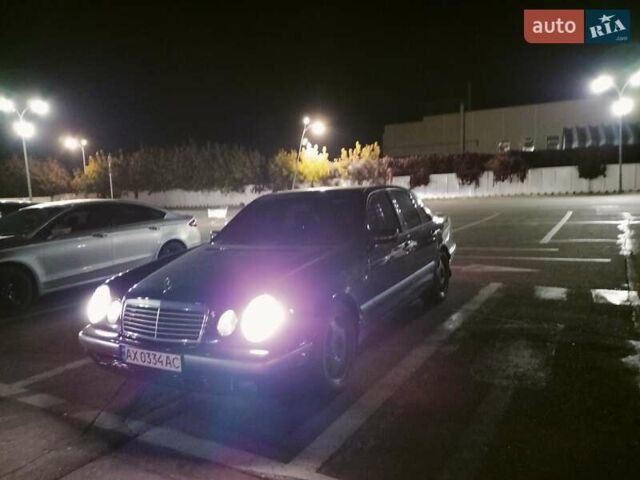 Чорний Мерседес Е-Клас, об'ємом двигуна 2 л та пробігом 300 тис. км за 4500 $, фото 3 на Automoto.ua