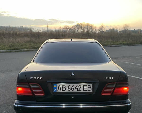 Чорний Мерседес Е-Клас, об'ємом двигуна 3.22 л та пробігом 395 тис. км за 4450 $, фото 4 на Automoto.ua
