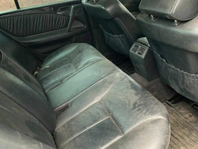 Чорний Мерседес Е-Клас, об'ємом двигуна 0 л та пробігом 280 тис. км за 2500 $, фото 5 на Automoto.ua