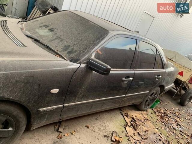 Чорний Мерседес Е-Клас, об'ємом двигуна 2.8 л та пробігом 250 тис. км за 2400 $, фото 1 на Automoto.ua