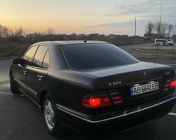 Чорний Мерседес Е-Клас, об'ємом двигуна 3.22 л та пробігом 395 тис. км за 4450 $, фото 3 на Automoto.ua