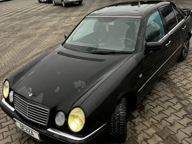 Чорний Мерседес Е-Клас, об'ємом двигуна 4.3 л та пробігом 258 тис. км за 4500 $, фото 6 на Automoto.ua