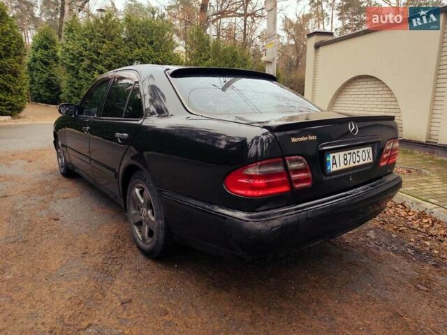 Черный Мерседес Е-Класс, объемом двигателя 2.4 л и пробегом 380 тыс. км за 2999 $, фото 5 на Automoto.ua