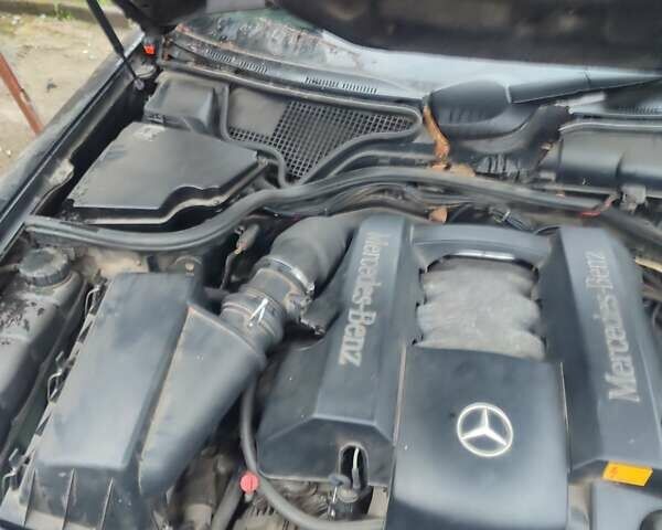 Черный Мерседес Е-Класс, объемом двигателя 2.8 л и пробегом 250 тыс. км за 3500 $, фото 14 на Automoto.ua