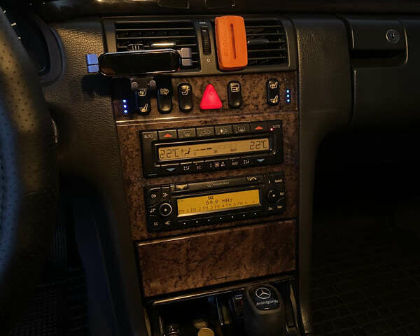 Чорний Мерседес Е-Клас, об'ємом двигуна 3.22 л та пробігом 395 тис. км за 4450 $, фото 12 на Automoto.ua