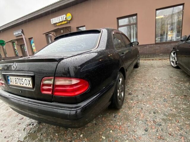 Черный Мерседес Е-Класс, объемом двигателя 2.4 л и пробегом 450 тыс. км за 2800 $, фото 3 на Automoto.ua