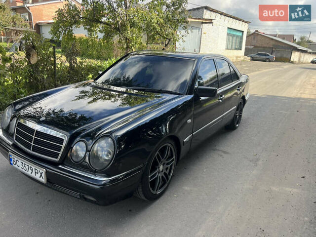 Мерседес Е-Класс 1999 в Львове на Automoto.ua Черный Мерседес Е-Класс, объемом двигателя 2.8 л и пробегом 394 тыс. км за 3100 $, фото 2 на Automoto.ua